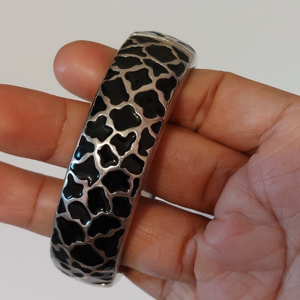Vintage Black Enameled Dimpled Silvertone Hinged Cuff Bracelet